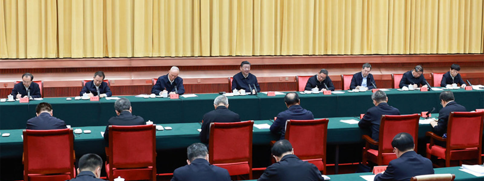 习近平主持召开新时代推动中部地区崛起座谈会强调 在更高起点上扎实推动中部地区崛起