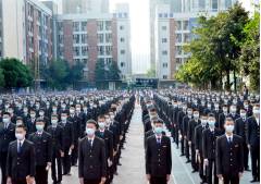 不忘初心，青春前行  &mdash;&mdash;华商理工举行新团员入团宣誓主题升旗仪式