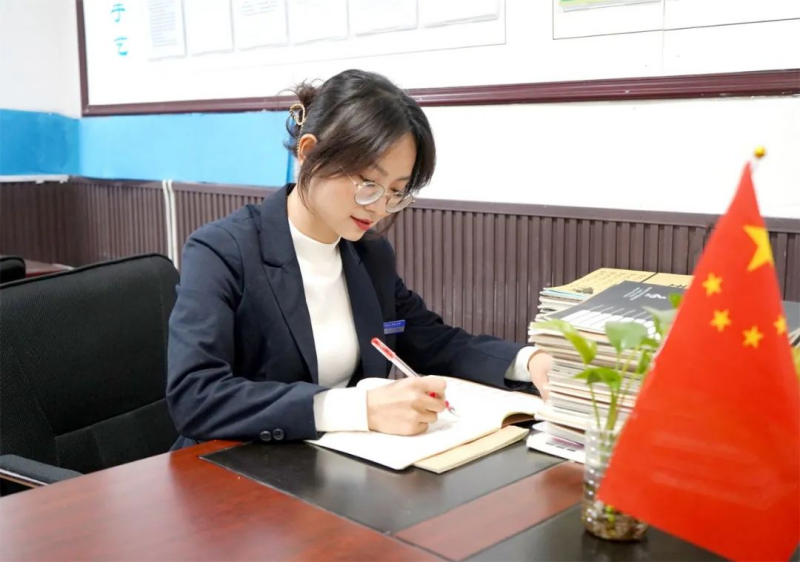 【公众号】3.10教师风采展映（一）    孙雪艳：师泽如光，虽微致远1111.png