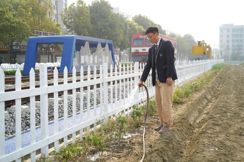 【公众号】3.12绿色家园  从我做起——校团委组织开展植树节主题活动154.png