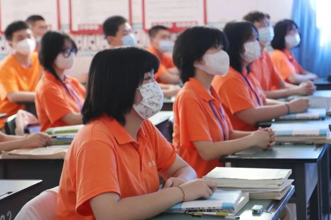 以青春之我，贡献伟大时代&mdash;&mdash;我校组织师生观看庆祝中国共产主义青年团成立100周年大会现场直播