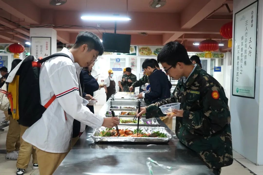 真香现场，隔着屏幕馋哭了！&mdash;&mdash;成都华商理工职业学校举办厨艺大赛