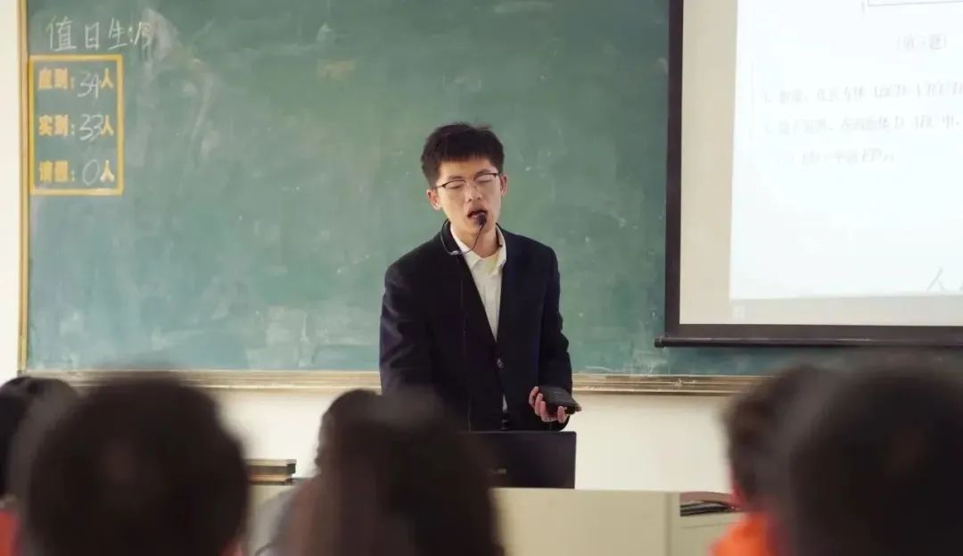 华商理工人文真善美展映（十五）| 伍俊霖：&ldquo;靓&rdquo;青春底色，&ldquo;燃&rdquo;教育人生